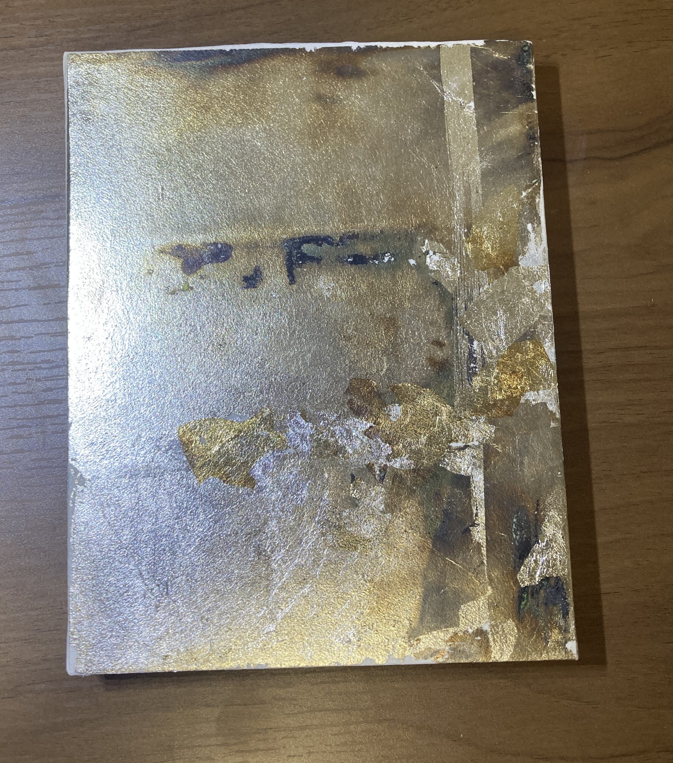 銀箔を硫黄で燻す、日本画で作る下地の技法。どんな風に焼かれるか